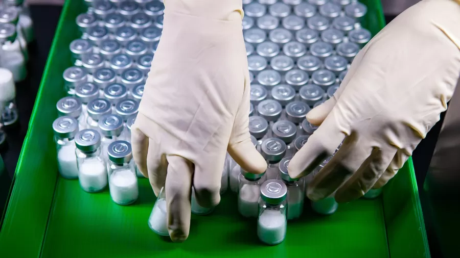 Imunizados há mais de 21 dias contra a dengue podem ficar 'absolutamente descansados', afirma diretor do Butantan após suspensão da vacina